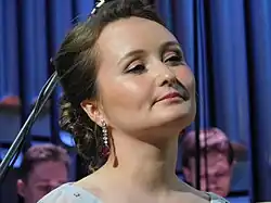 Description de l'image Юлия Лежнева на концерте Моцарт-гала.jpg.