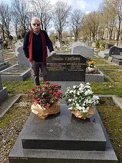 Sépulture du professeur Mahmoud Chehabi, au cimetière parisien de Thiais, à la 101e&nbsp;division, rang 16.