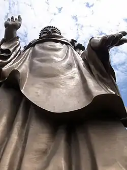 Grand Bouddha vu du bas