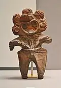 Dogū à tête de chouette cornue. H. 20,5&nbsp;cm. Jōmon Récent 1500-1000. Saitama. Musée national de Tokyo.