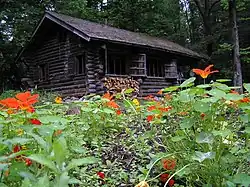 Maison en rondins japonaise