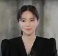 Lee Elijah interprète la journaliste Cheon Na-yeon.