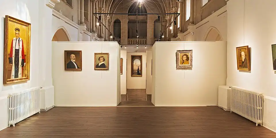 Salle d'exposition de la chapelle.