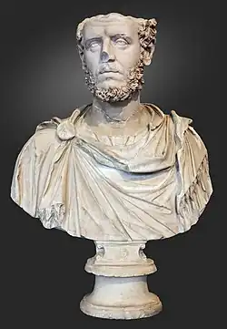 Buste à paludamentum frangé d’un haut fonctionnaire de l’Empire