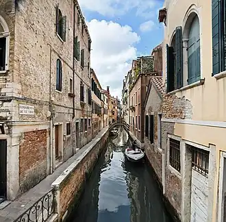 Rio di San Stae et Fondamenta de le Grue vue depuis le Ponte de la Rioda