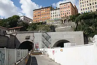 Vue de l'entrée côté Rhône