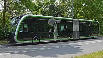 Bus (livrée verte) de la n1, à Longueau.
