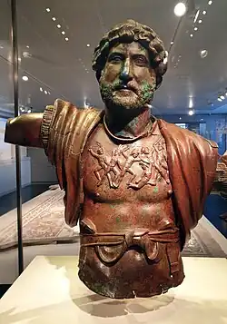 Portrait de l'empereur Hadrien. Bronze, détail. Trouvé au camp de la sixième légion romaine à Tel Shalem, 117-138 EC. Musée d'Israël.