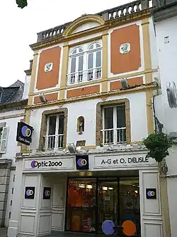 Façade d'une maison rue du Pont.