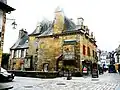 Maison ancienne sur le pont de Rohan.