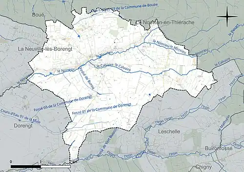 Carte en couleur présentant le réseau hydrographique de la commune