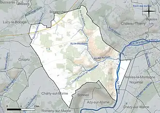 Carte en couleur présentant le réseau hydrographique de la commune