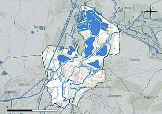 Carte en couleur présentant le réseau hydrographique de la commune