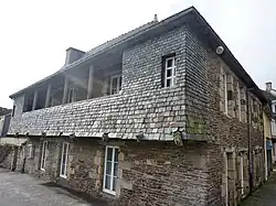 Malestroit : maison le long de la rive droite de l'Oust.