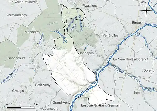 Carte en couleur présentant le réseau hydrographique de la commune