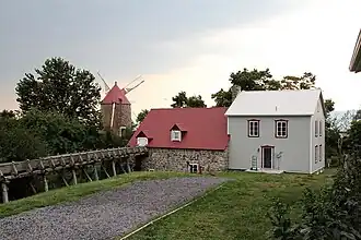 Les moulins à vent et à eau.