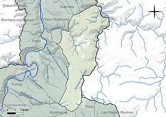 Carte en couleur présentant le réseau hydrographique de la commune