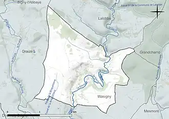 Carte en couleur présentant le réseau hydrographique de la commune
