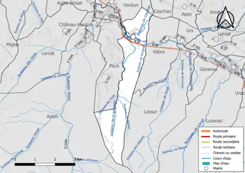 Carte en couleur présentant le réseau hydrographique de la commune