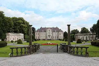 Le château de Attre.