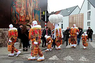 Gilles au croisement des rues de la Pépinière et du Moulin Blanc dans le quartier de Battignies.