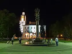 L'hôtel de ville classé n° 46-109-0006.