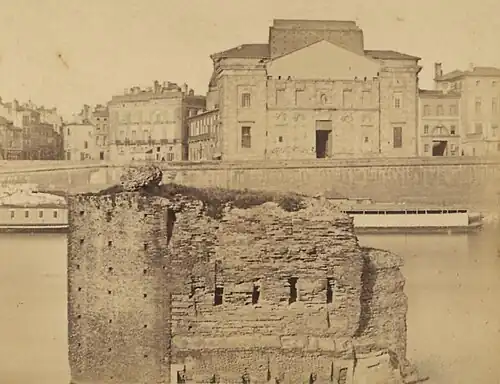 Les vestiges du pilier de la Chapelle au milieu du XIXe&nbsp;siècle (1869, Archives municipales de Toulouse).