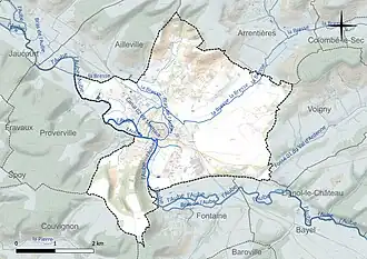 Carte en couleur présentant le réseau hydrographique de la commune