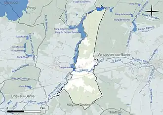 Carte en couleur présentant le réseau hydrographique de la commune