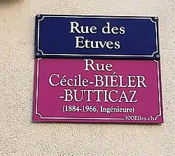 Une plaque de rue à son nom