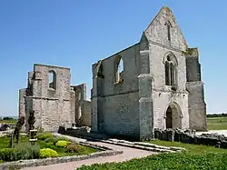 Les ruines de l'Abbaye Notre-Dame-de-Ré, vue du nord.