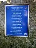 Une des plaques commémoratives du « Chemin de mémoire » de la Pointe Saint-Mathieu portant le nom de bateaux français coulés tout au long de notre histoire (Association Aux Marins).