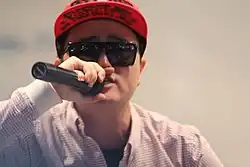 Description de l'image 110618 글로벌 에티켓 캠페인 - 홍대 힙합 게릴라 콘서트 Eluphant 3.jpg.