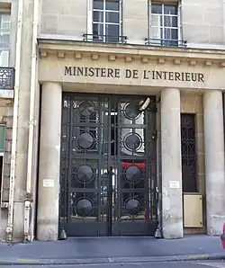Entrée annexe du ministère de l'Intérieur, rue des Saussaies à Paris