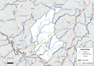 Carte en couleur présentant le réseau hydrographique de la commune