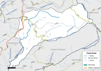 Carte en couleur présentant le réseau hydrographique de la commune