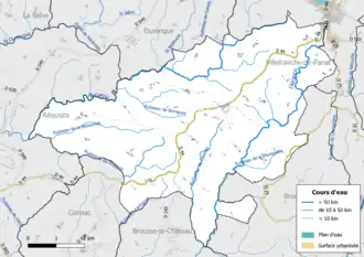 Carte en couleur présentant le réseau hydrographique de la commune