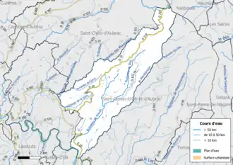 Carte en couleur présentant le réseau hydrographique de la commune