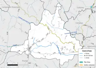 Carte en couleur présentant le réseau hydrographique de la commune
