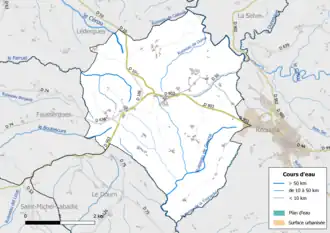 Carte en couleur présentant le réseau hydrographique de la commune