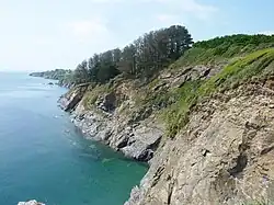 Falaises entre la grève de Porslous et celle de Pen-ar-Roz.
