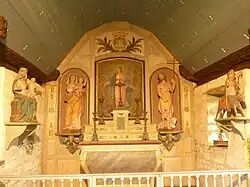 La chapelle Notre-Dame-des-Fontaines : vue intérieure.