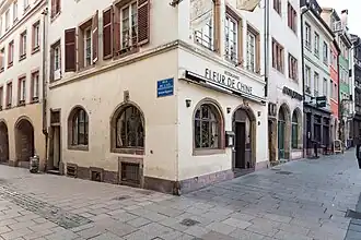 Le no&nbsp;23, à l'angle du no&nbsp;13 de la rue des Tonneliers.