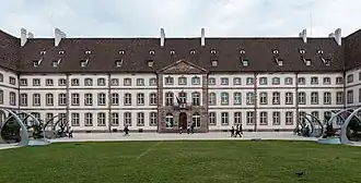 Description de cette image, également commentée ci-après