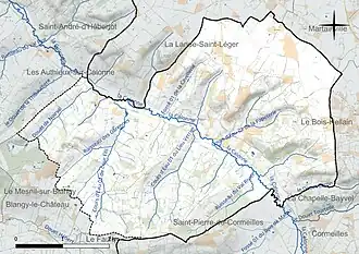Carte en couleur présentant le réseau hydrographique de la commune