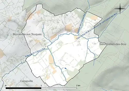 Carte en couleur présentant le réseau hydrographique de la commune