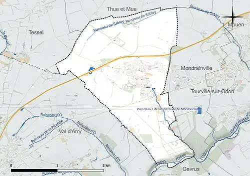 Carte en couleur présentant le réseau hydrographique de la commune