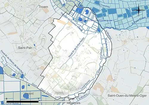 Carte en couleur présentant le réseau hydrographique de la commune