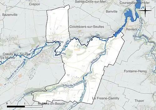 Carte en couleur présentant le réseau hydrographique de la commune