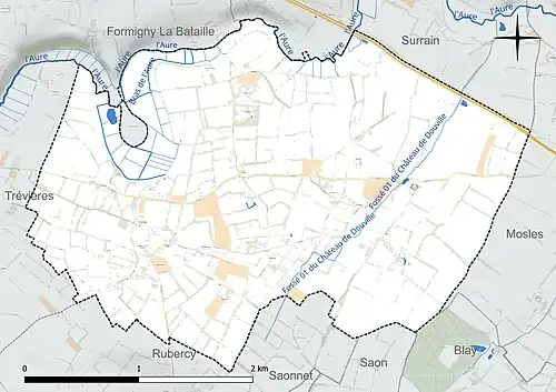 Carte en couleur présentant le réseau hydrographique de la commune